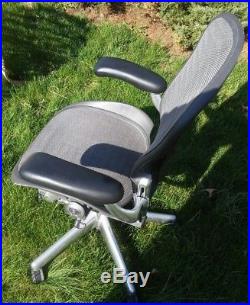 043 Herman Miller Aeron Office Desk Chair Black Top Aluminum Base Adjustable Arm