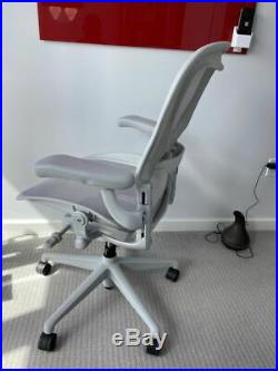 $1490 Remastered Herman Miller Aeron Size B Fully Loaded Perfect condition