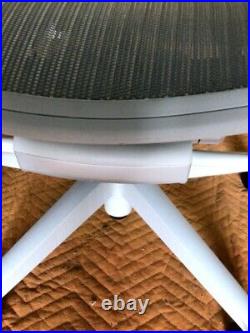 Aeron Chair by Herman Miller XOUT-AER2B22AWSZSG1G1G1BBBK2310321XV-1