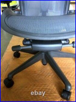 Aeron Chair by Herman Miller (XOUT-AER2C23DWALPG1G1G1BBBK2310321XV)