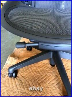 Aeron Chair by Herman Miller (XOUT-AER2C23DWALPG1G1G1DC1BK2310321XV-1)