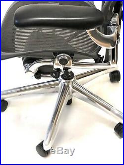 Aeron Executive Classic Size B Posturefit With Leather Arm Pads & Headrest