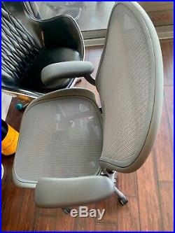 Authentic Herman Miller Aeron Chair Size C Carbon Retail $1,495.00 NEW