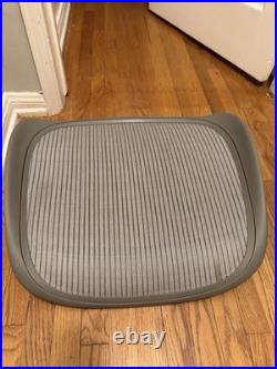 Authentic Seat for Herman Miller Classic Aeron Size C Large (Titanium Gray)