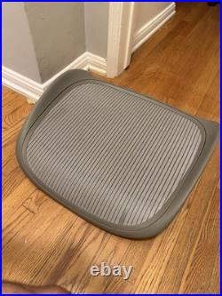 Authentic Seat for Herman Miller Classic Aeron Size C Large (Titanium Gray)