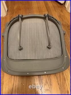 Authentic Seat for Herman Miller Classic Aeron Size C Large (Titanium Gray)