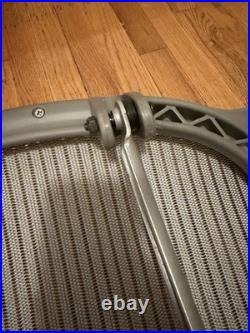 Authentic Seat for Herman Miller Classic Aeron Size C Large (Titanium Gray)