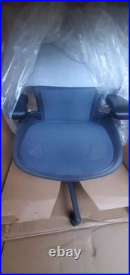 BRAND NEW IN THE BOX FULLY LOADED Herman Miller Aeron Office Chair B GRAPHITE BRAND NEW IN THE BOX FULLY LOADED Herman Miller Aeron Office Chair B GRAPHITE
