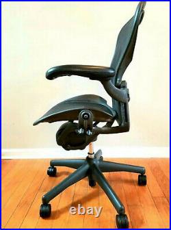 Chair Herman Miller Fully Loaded Posture fit Size B Aeron Chairs Carbon(Black)