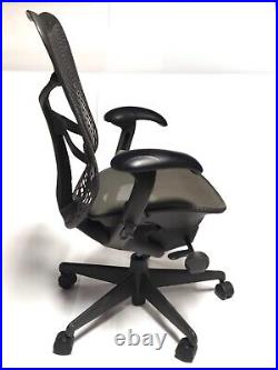 HERMAN MILER Mirra Office Chair Graphite (aeron) highly adjustable Full Mesh