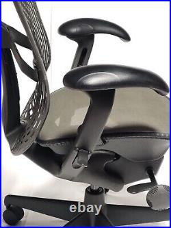 HERMAN MILER Mirra Office Chair Graphite (aeron) highly adjustable Full Mesh