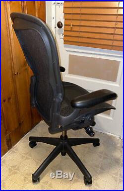 HERMAN MILLER AERON CHAIR SIZE C! WOW GRAPHITE Local Pick Up Only 251