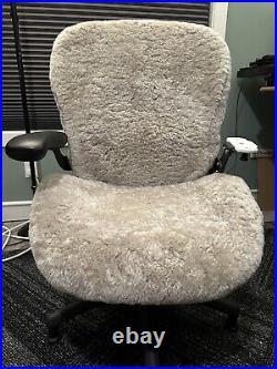 HERMAN MILLER AERON CHAIR Sheepskin Cover Mushroom Color, Size C