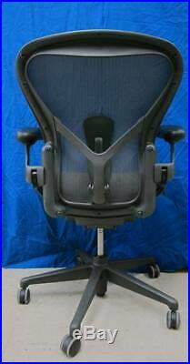HERMAN MILLER AERON NEW with TAG REMASTERED fully Loaded POSTUREFIT SIZE B