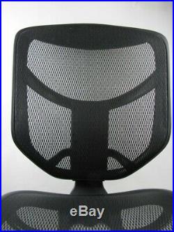 HERMAN MILLER Aeron CHAIR 1010-000179 ADJUSTABLE OFFICE CHAIR