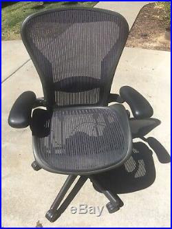 HERMAN MILLER Aeron Office Chair Fully-Loaded Lumbar Support Size B Grey Mesh