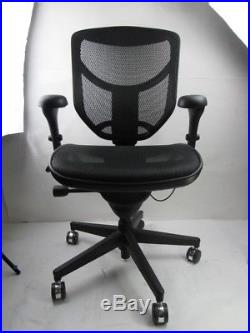 HERMAN MILLER CHAIR Aeron 1010-000179 ADJUSTABLE OFFICE CHAIR