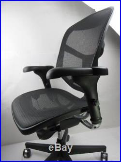 HERMAN MILLER CHAIR Aeron 1010-000179 ADJUSTABLE OFFICE CHAIR