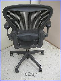 Herman Miller AE123AWB Aeron office chair medium size B adjustable ergonomic