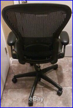 Herman Miller AE123AWB Aeron office chair medium size B ergonomic Black Beautifu