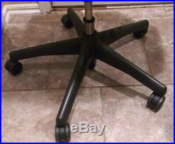 Herman Miller AE123AWB Aeron office chair medium size B ergonomic Black Beautifu