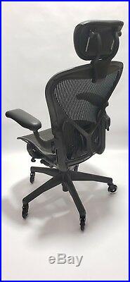 Herman Miller AERON Chair Fully Adjustable Posturefit Headrest Soft Casters