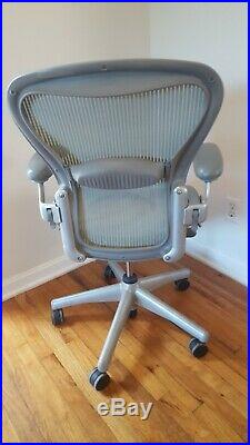 Herman Miller AERON Chair Fully Adjustable Size B