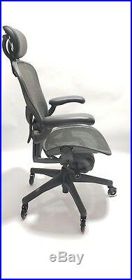 Herman Miller AERON Chair Size B Posturefit Headrest Soft Casters