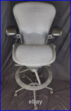 Herman Miller AERON REMASTERED WORK STOOL 34 SIZE B MEDIUM graphite RECONDITION