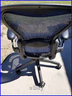 Herman Miller Aeron BLUE Mesh Chair Size B Fully Loaded SUPER CLEAN