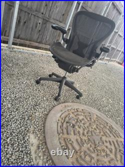 Herman Miller Aeron Black Mesh Office Chair Adjustable Armrests Wheels