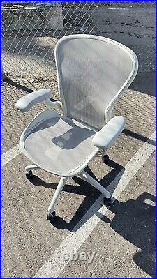 Herman Miller Aeron Chair Aeron Remastered Size B mineral Color Basic Option