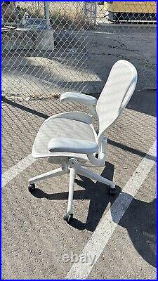 Herman Miller Aeron Chair Aeron Remastered Size B mineral Color Basic Option