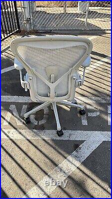 Herman Miller Aeron Chair Aeron Remastered Size B posturefit mineral