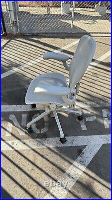 Herman Miller Aeron Chair Aeron Remastered Size B posturefit mineral