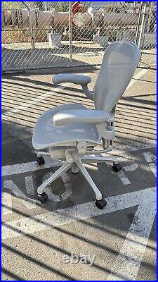 Herman Miller Aeron Chair Aeron Remastered Size B posturefit mineral