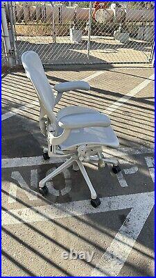 Herman Miller Aeron Chair Aeron Remastered Size B posturefit mineral
