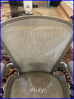 Herman Miller Aeron Chair B4 Gray Works Perfectly, Very Nice