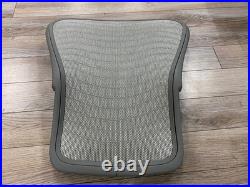 Herman Miller Aeron Chair Backrest Titanium Medium Size B Wave Quartz 4F03 Herman Miller Aeron Chair Backrest Titanium Medium Size B Wave Quartz 4F03