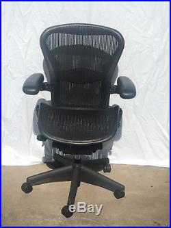 Herman Miller Aeron Chair Black withTeal Mesh Size B Medium Excellent Condition