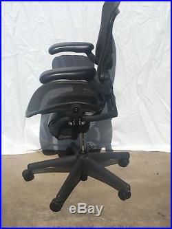 Herman Miller Aeron Chair Black withTeal Mesh Size B Medium Excellent Condition