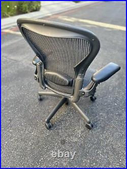 Herman Miller Aeron Chair Classic Size B (Black Chair) Lumbar