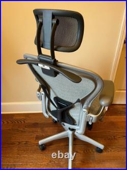 Herman Miller Aeron Chair Fully Loaded/Posturefit & Headrest (Size B)