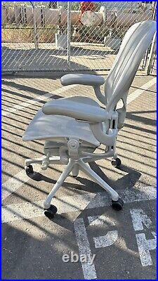 Herman Miller Aeron Chair Fully Loaded Remastered Size B posturefit mineral