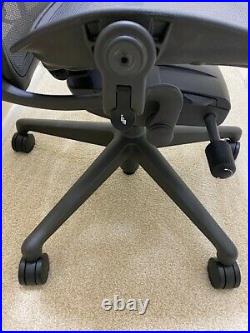Herman Miller Aeron Chair Graphite Remastered Adjustable Posturefit SL