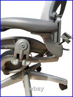 Herman Miller Aeron Chair Highly Adjustable Posture fit Medium Size B grey mesh