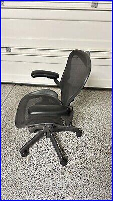 Herman Miller Aeron Chair Lumbar Fully Loaded with Size B Graphite