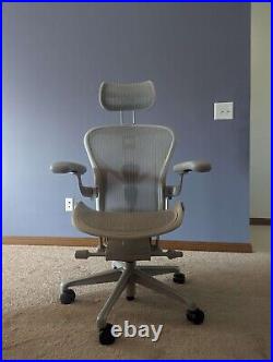 Herman Miller Aeron Chair Mineral / Satin Aluminum size B