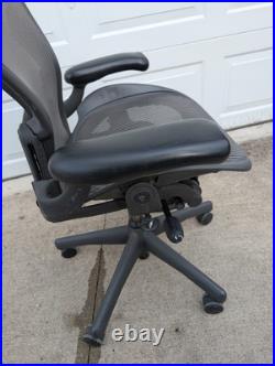 Herman Miller Aeron Chair Open Box Size B Fully Loaded (Black Chair) Herman Miller Aeron Chair Open Box Size B Fully Loaded (Black Chair)