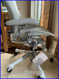 Herman Miller Aeron Chair Size B 2020 Excellent Condition Mineral Grey CHROME
